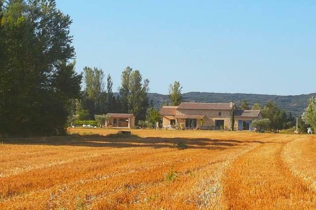 Bed and Breakfast Fontaine De Cerier Castillon-du-Gard Exteriér fotografie